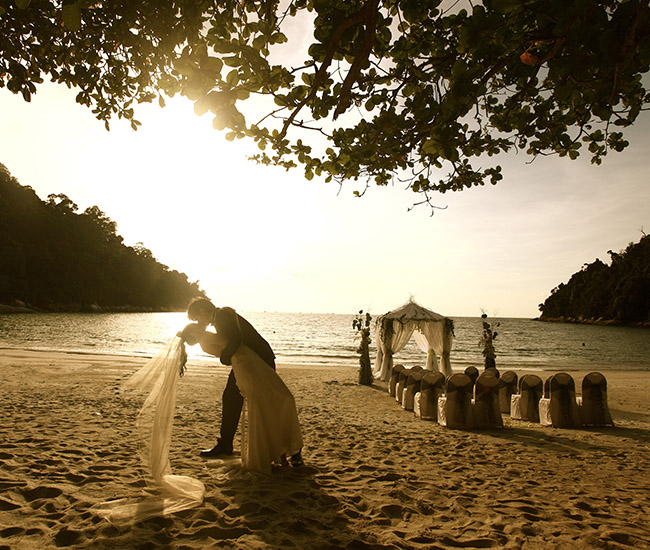 An Emerald Beach Wedding